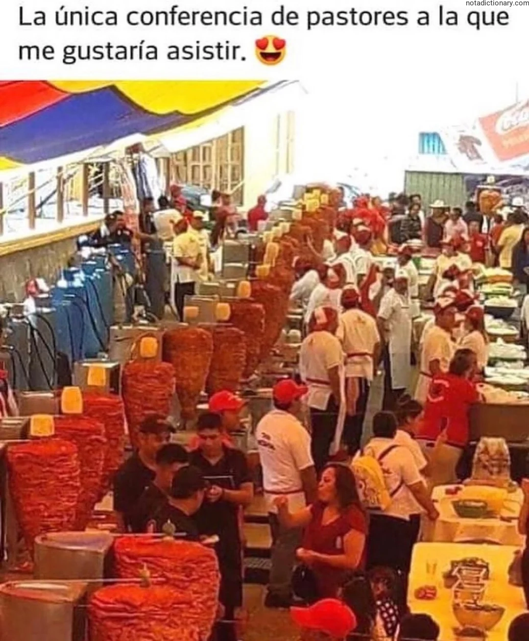A crowded outdoor market scene with stacks of cured meats, representing the Spanish phrase La única conferencia de pastores a la que me gustaría asistir meaning the only pastoral conference I would like to attend.