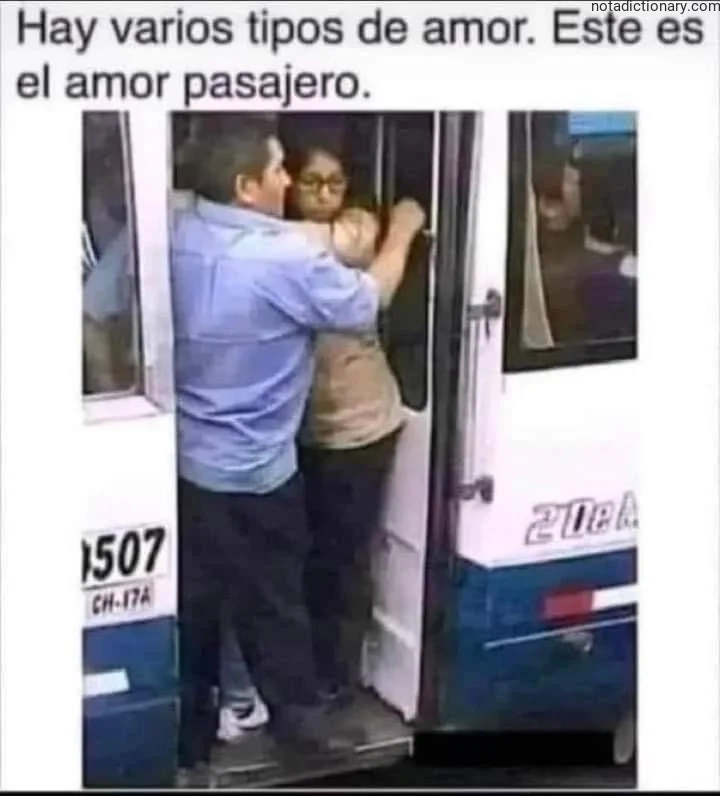 A man hugging a woman on a bus representing the Spanish phrase 'el amor pasajero' for learning temporary love vocabulary